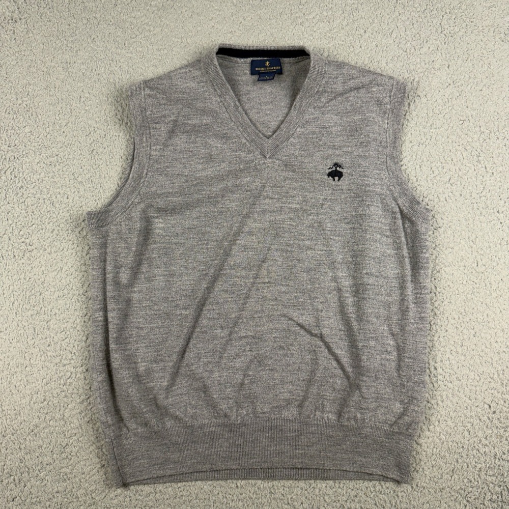 Brooks Brothers Sweater Vest Mens XS/S Gray Extra Fine Merino Wool V-Neck Logo